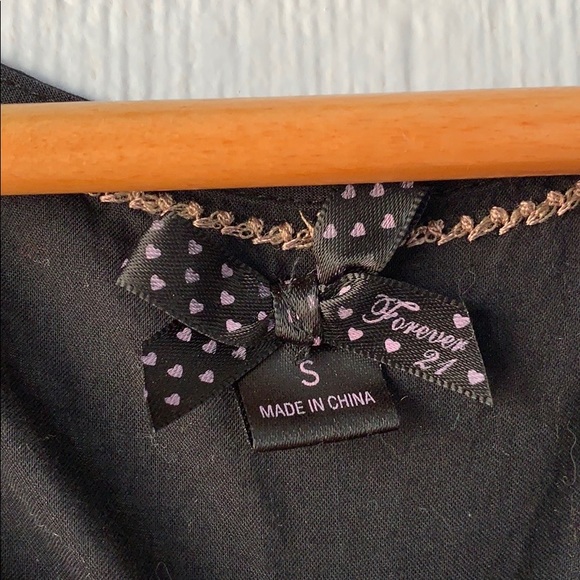 ✨3 for $15✨Forever 21 Embroidered Shift Dress - Picture 3 of 4